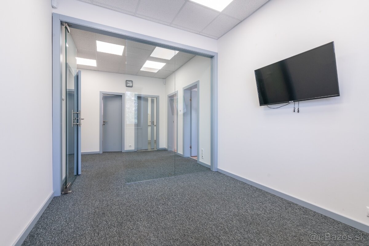 Prenájom kancelárskych priestorov v centre TN - 4