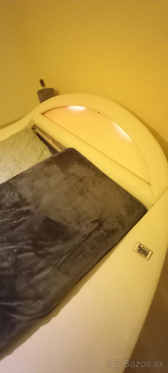 Atypicka posteľ - 4