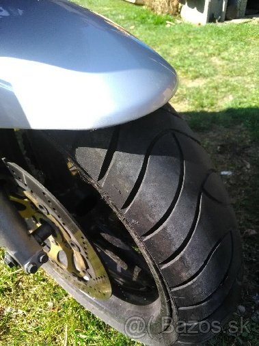 Suzuki Bandit 600 - 4