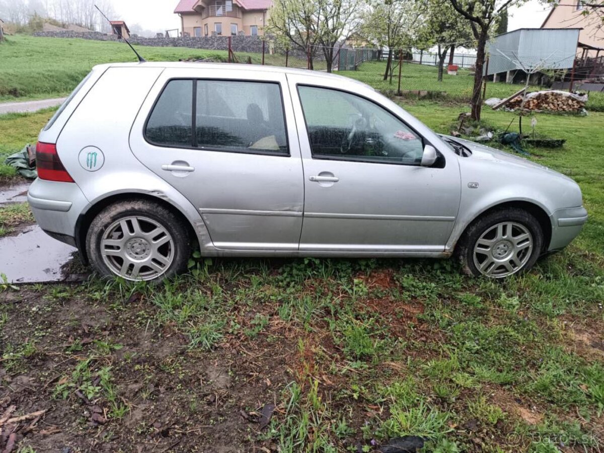 Golf 4 - 4