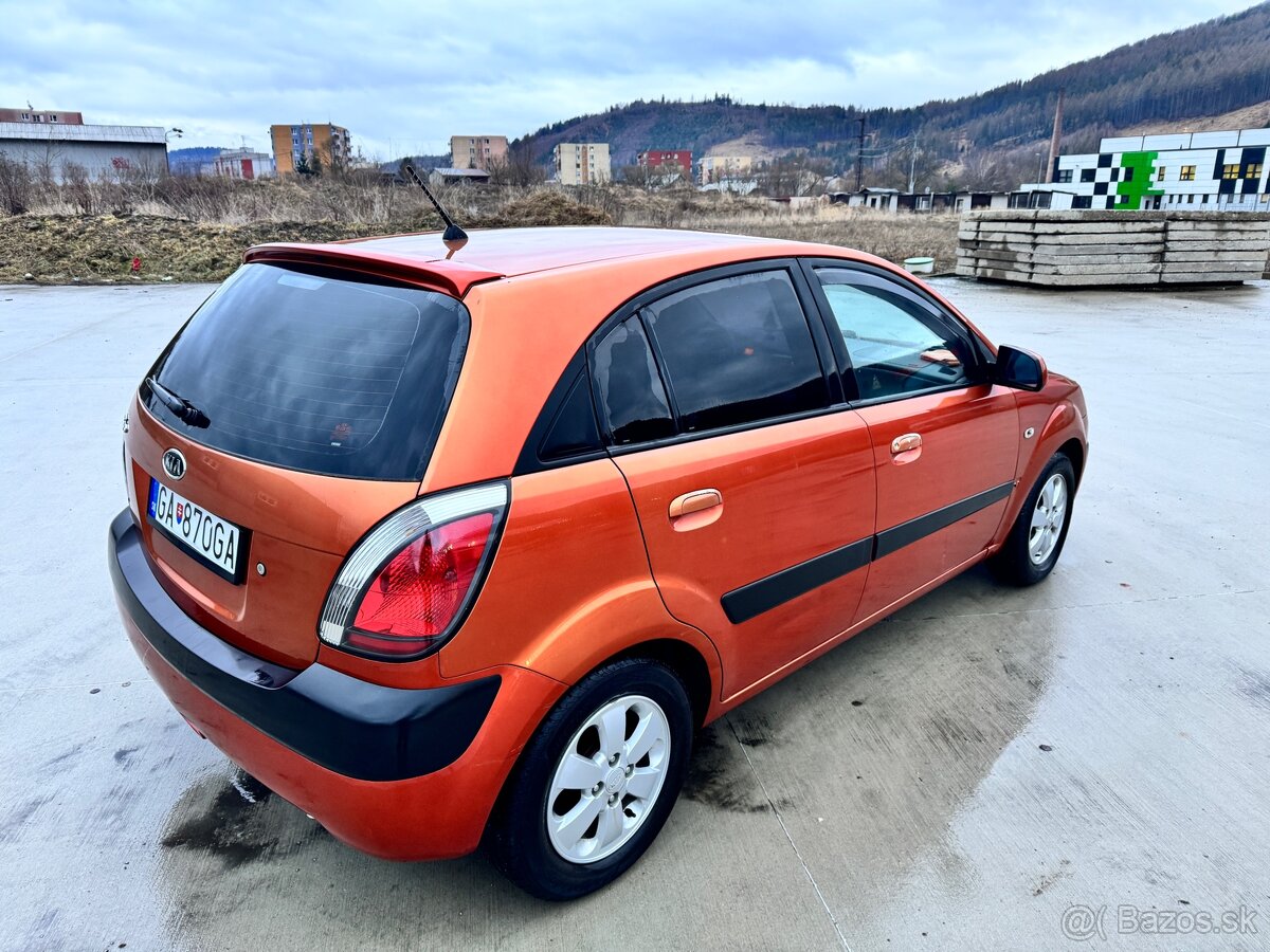 KIA Rio 1.4i - 4