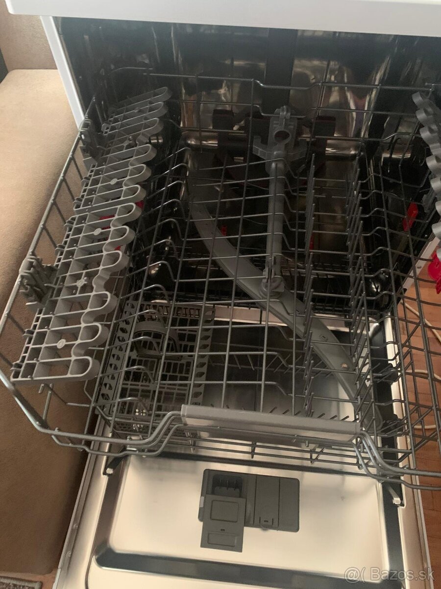 Umývačka riadu Whirlpool - 4