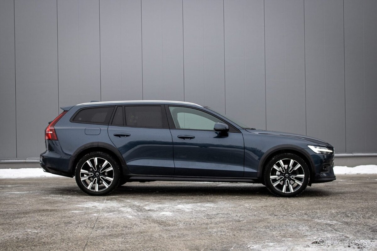 Volvo V60 Cross Country D4 AWD Pro AUTO. - 4