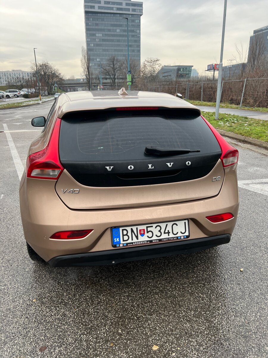 Volvo V40 D2 automat - 4