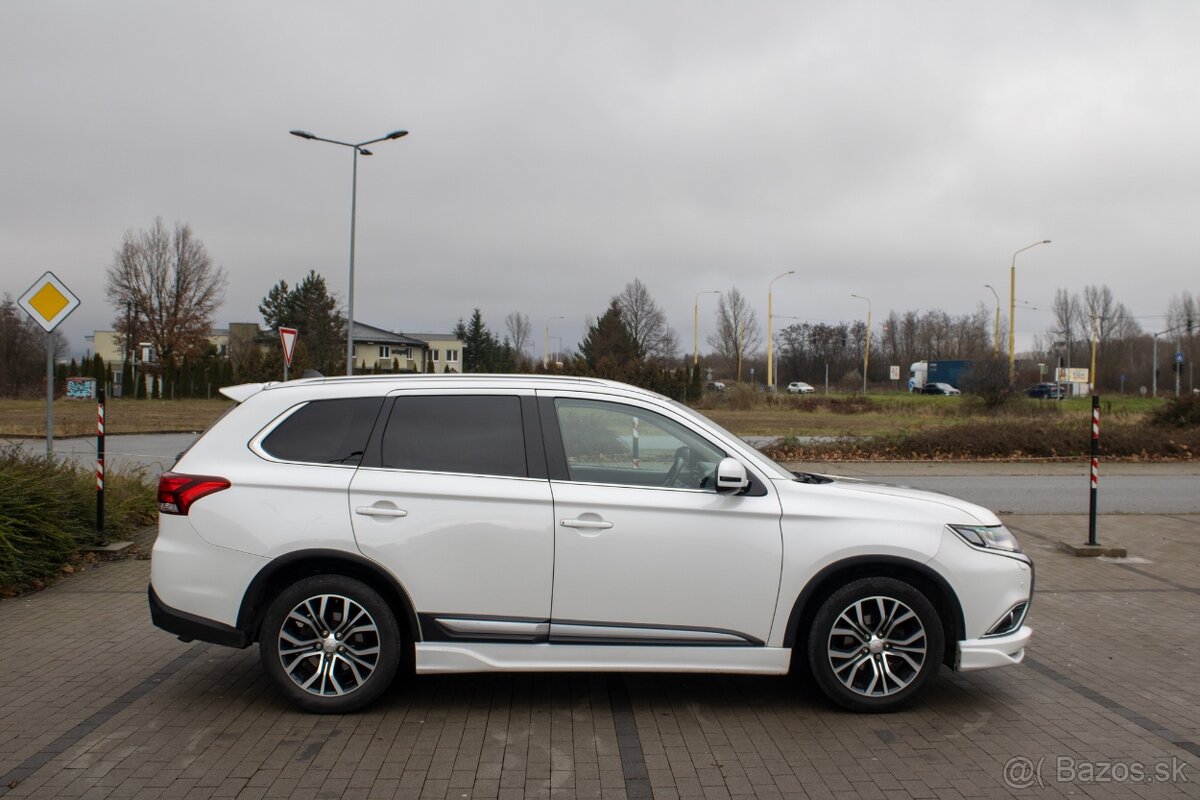 Mitsubishi OUTLANDER 2,2 DI-D 110 KW AT6 INSTYLE - 4