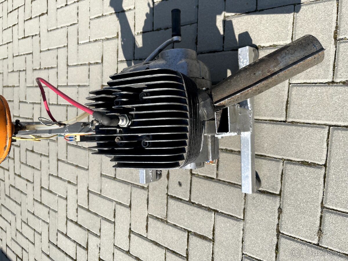 Motor ČZ 175/477 - 4