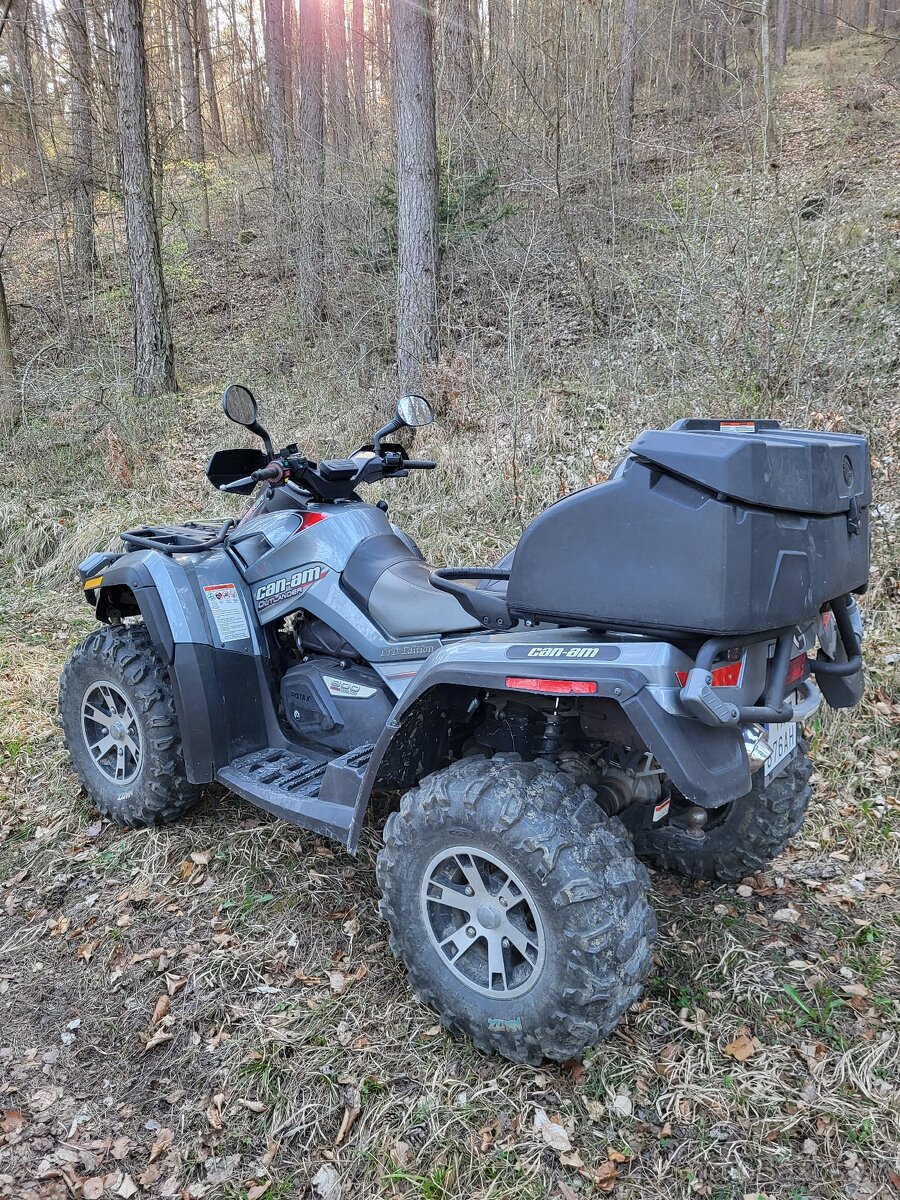 Can-am outlander 8oo max