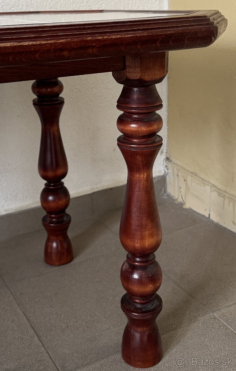 Konferenčný drevený stolík - 4