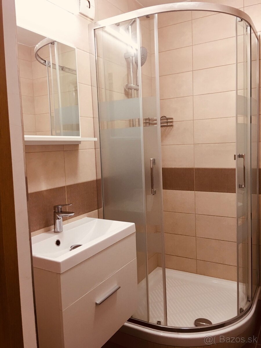 Spolubývajúca do samostatnej izby v Petržalke - 4