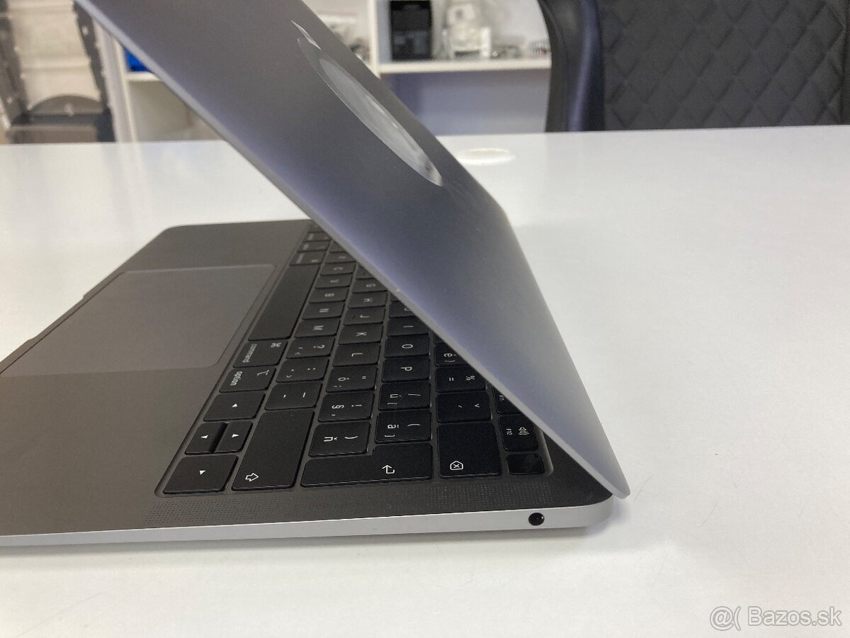 Apple MacBook Air (Retina, 13", 2019) Silver - Nová batéria - 4