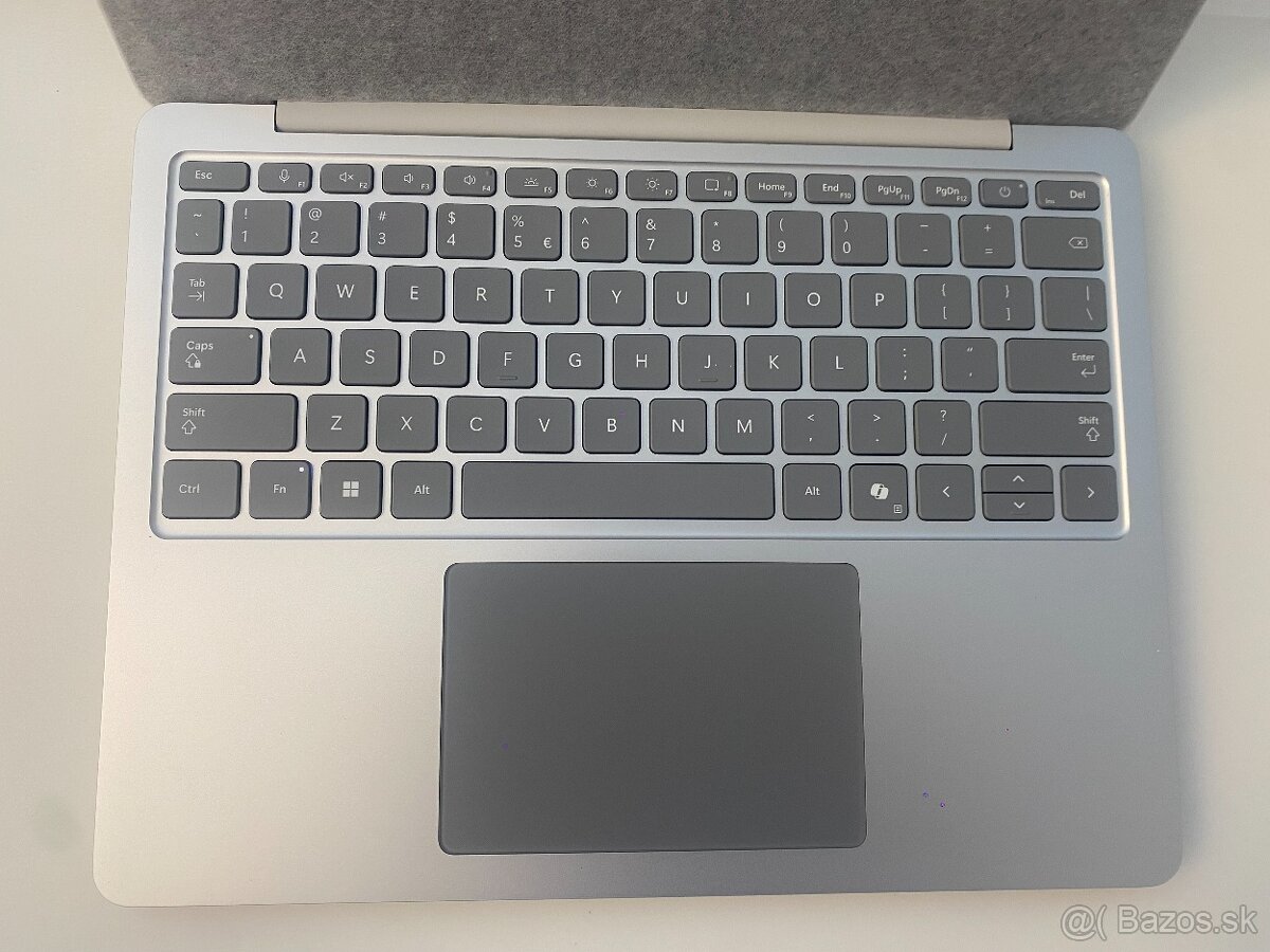 Microsoft Surface Laptop Copilot+ PC 13″ – Snapdragon X Plus - 4