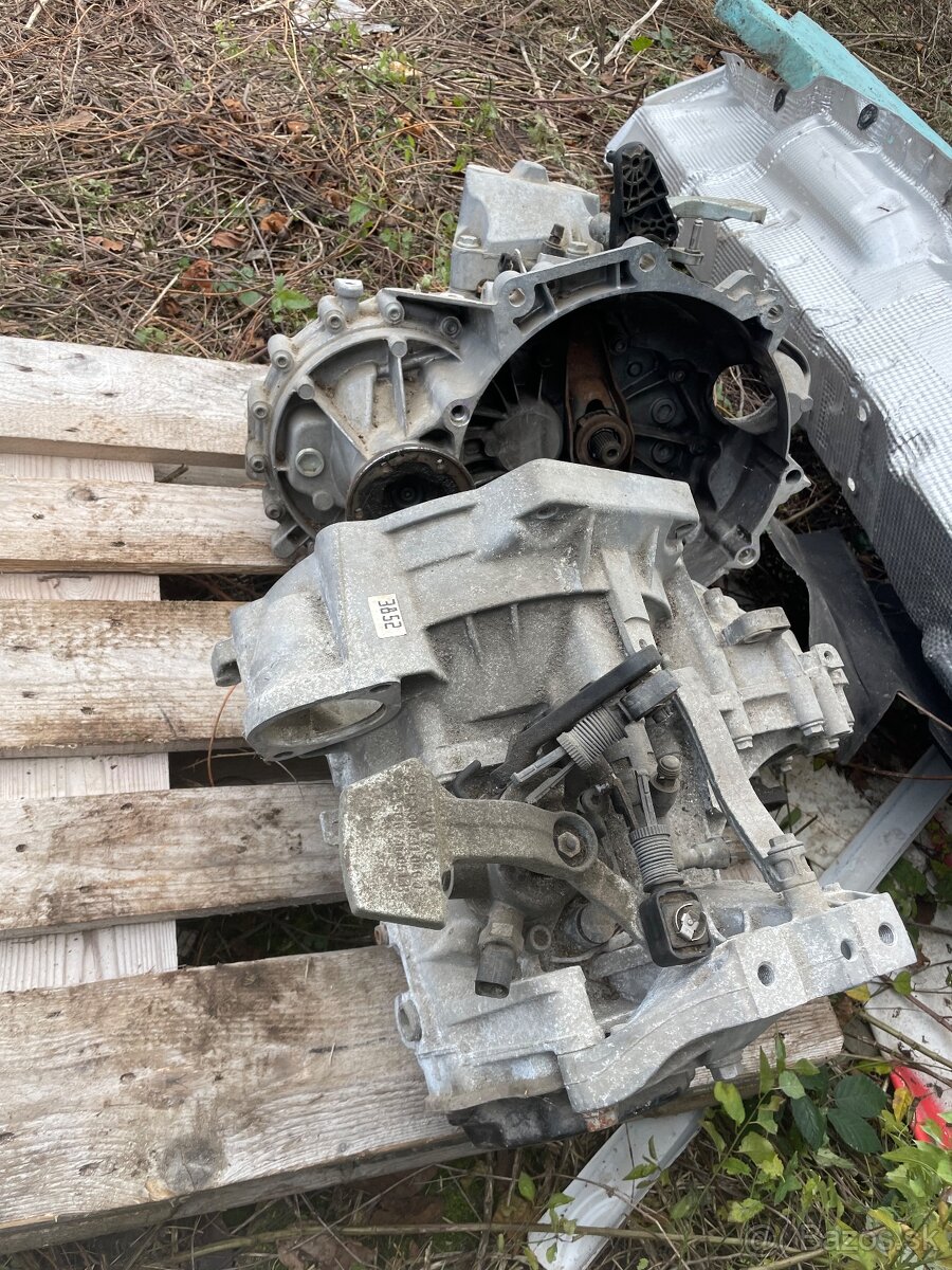 Predám motor 2,0tsi 200ps - 4