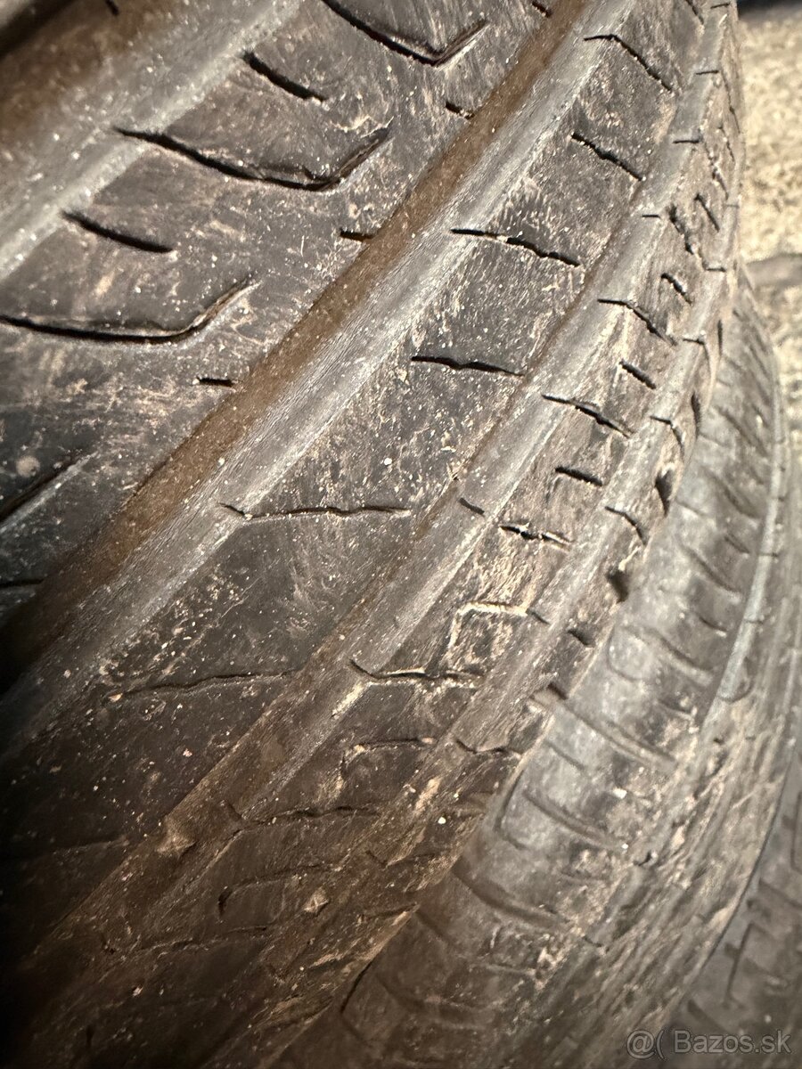 Predám letné pneu Barum 215/55R17 94W - 4