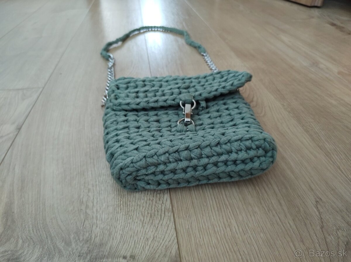 Malá háčkovaná hand mede kabelka - 4