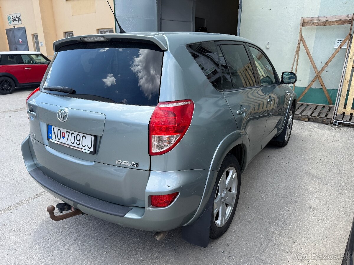 TOYOTA RAV 4 - 4