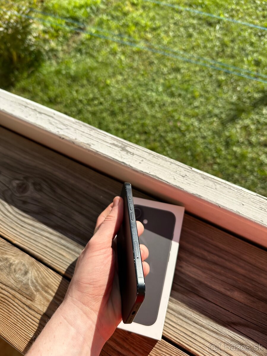 iPhone 16 - 4