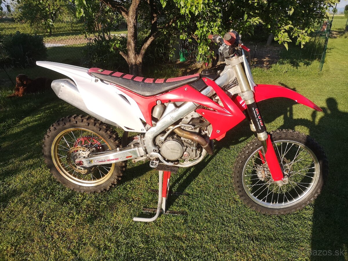 Honda CRF 450R, r.v. 2009, el. vstřikování.