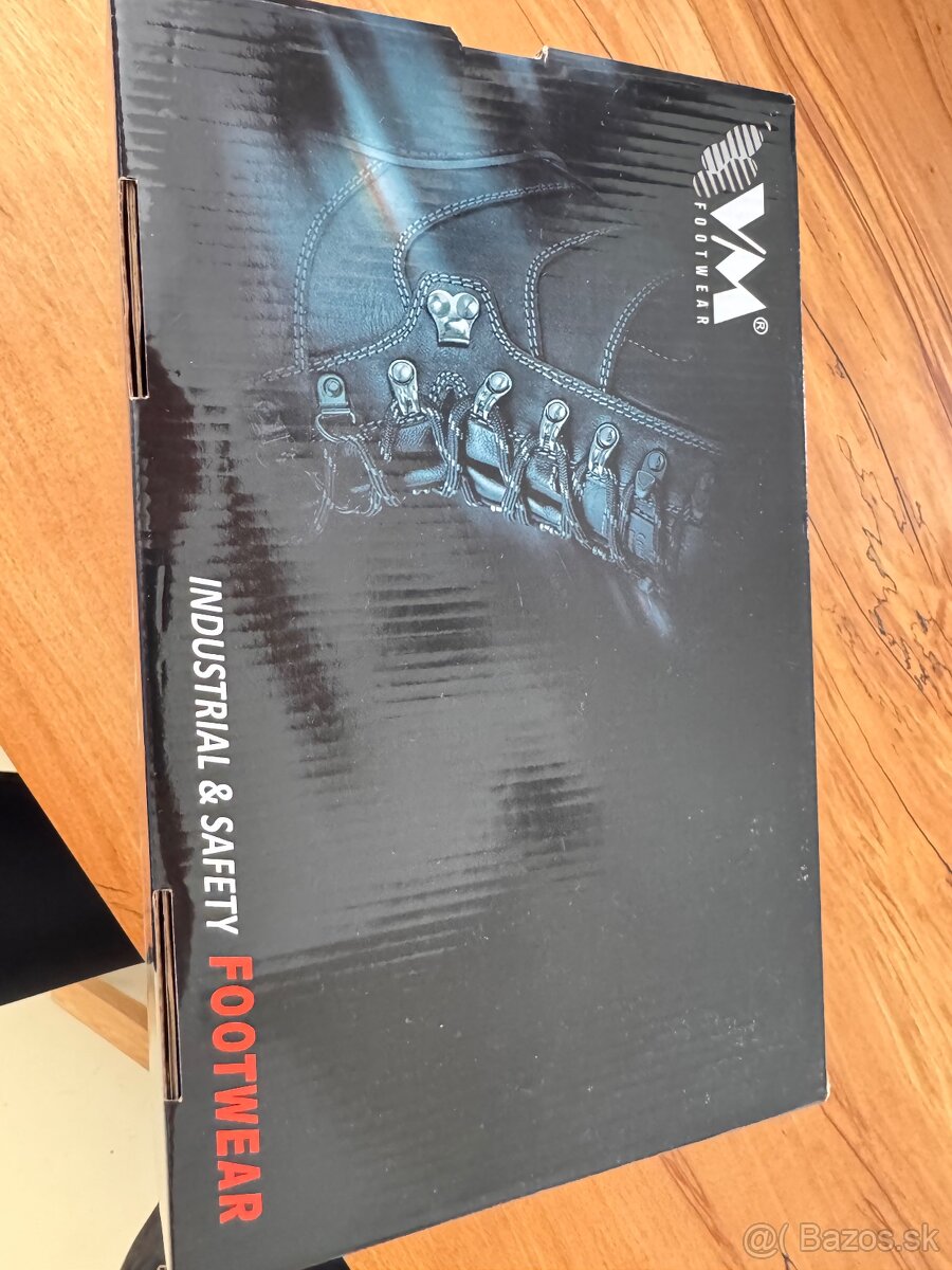 Pracovná obuv 43 so spevnenou špičkou - 4