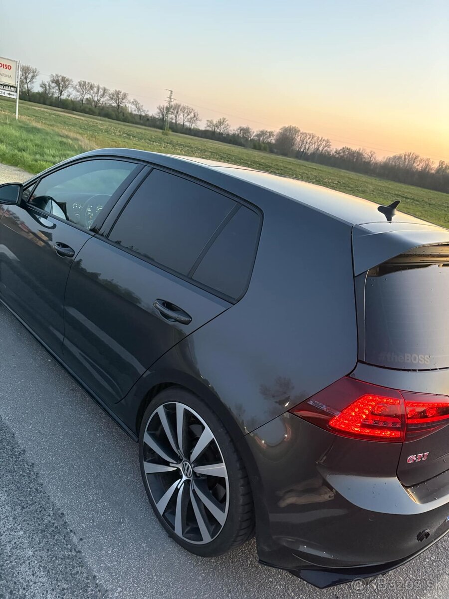 VW GOLF GTI - 4