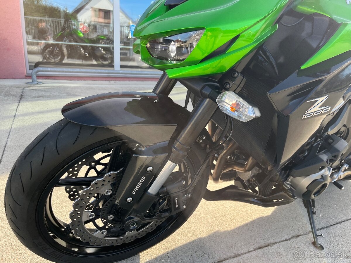 Kawasaki Z1000 - 4