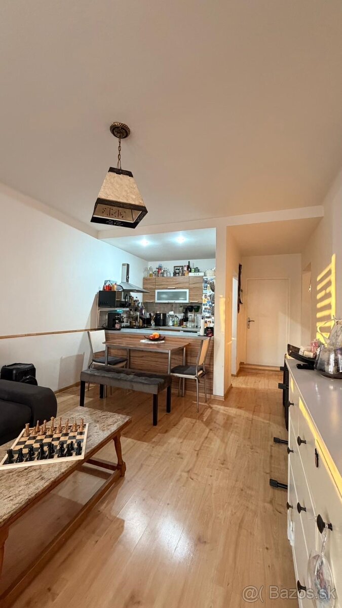 Predám krásny slnečný byt - 4