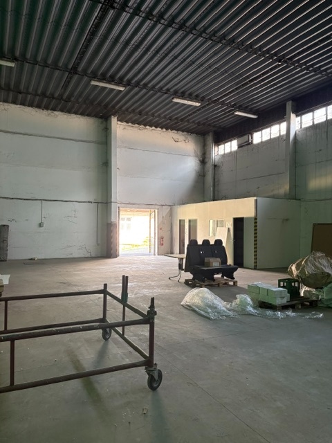 SKLADOVÝ PRIESTOR 261m2 HOLUBYHO ULICA, JUH - 4