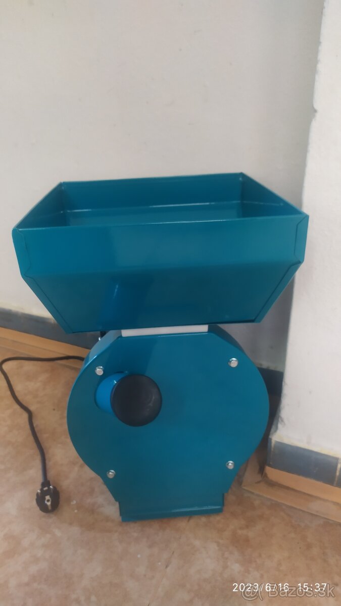 Kladivkový šrotovnik na obilie - 4