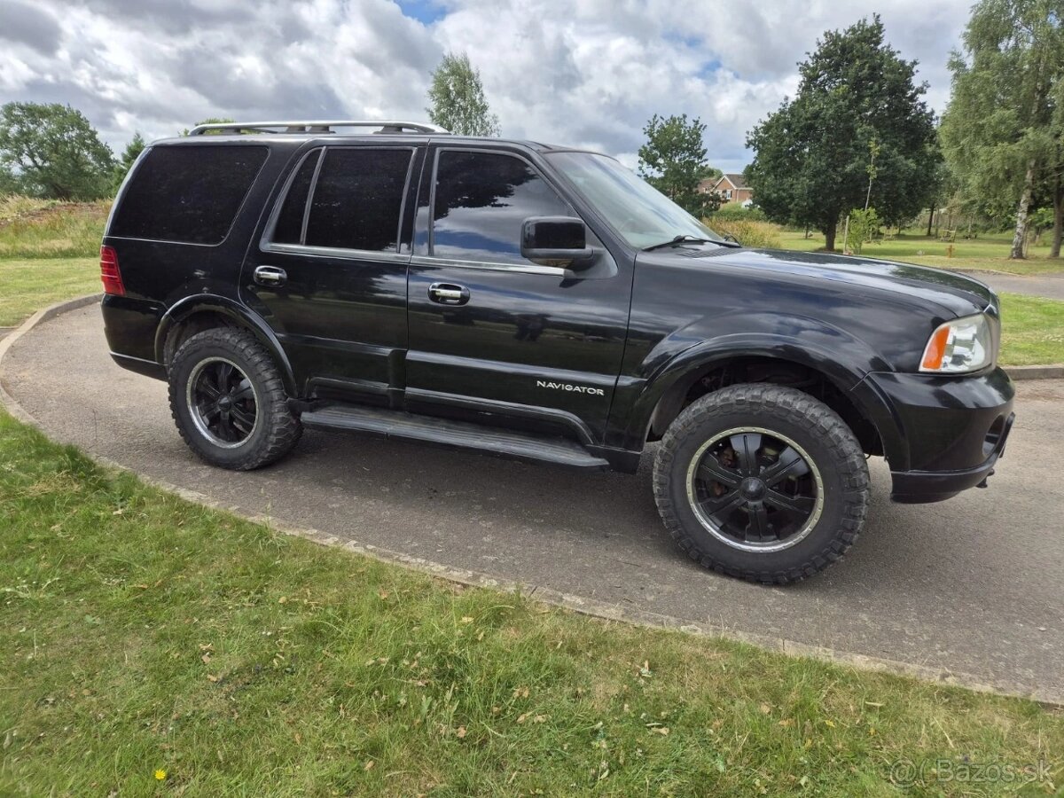 LINCOLN NAVIGATOR LIFTED 4X4 V8 BENZÍN / LPG - 4