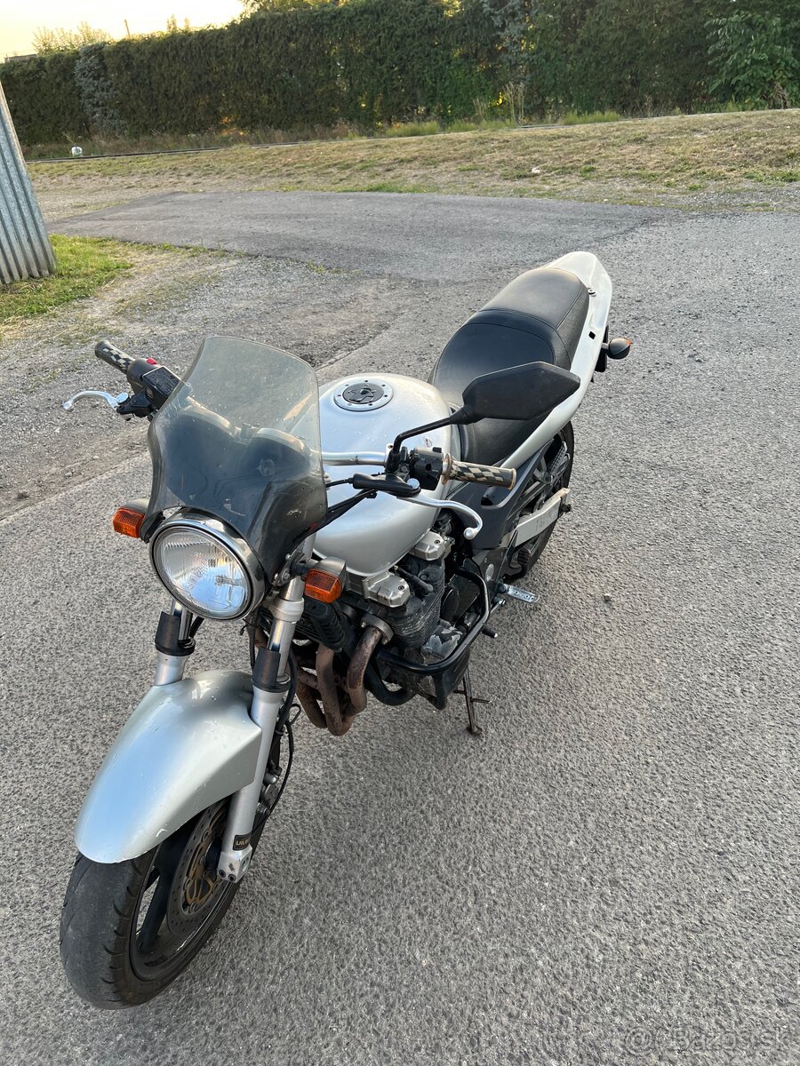 Kawasaki ZR7 - 4