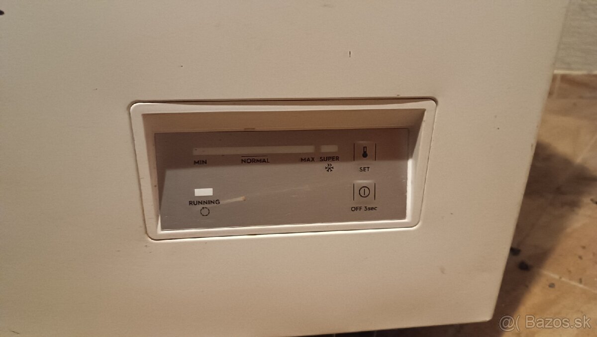 Truhlicová Electrolux mraznička 300L - 4