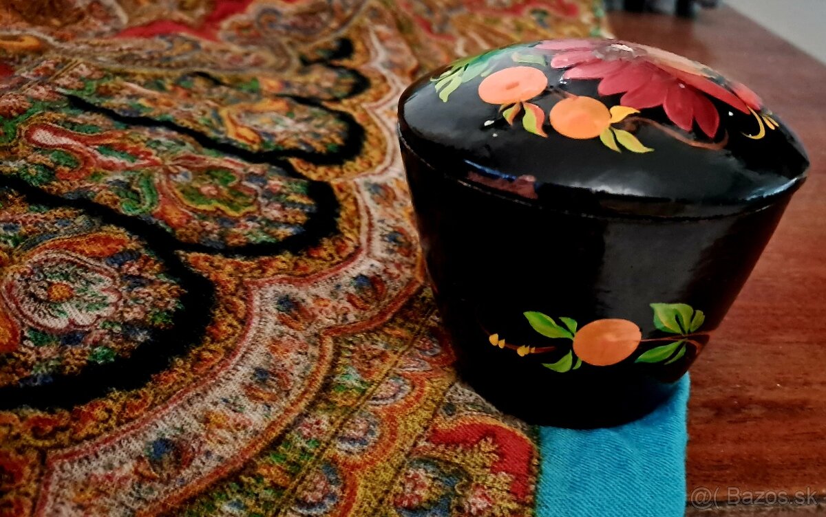 Ludove šatky a sperkovnica - 4