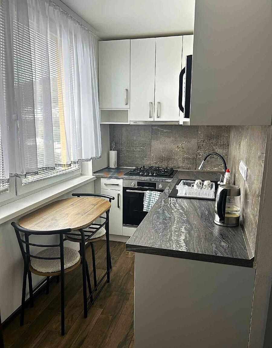 Kompletne zrekonštruovaný čiastočne zariadený 3-izbový byt - 4