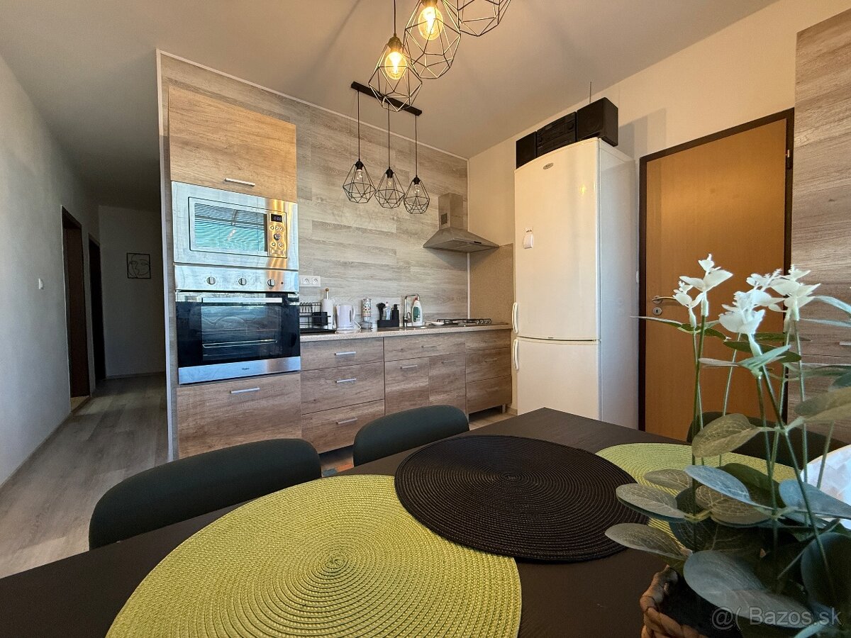 Prenájom 3-izbového bytu – Levice, ul. Zd. Nejedlého - 4