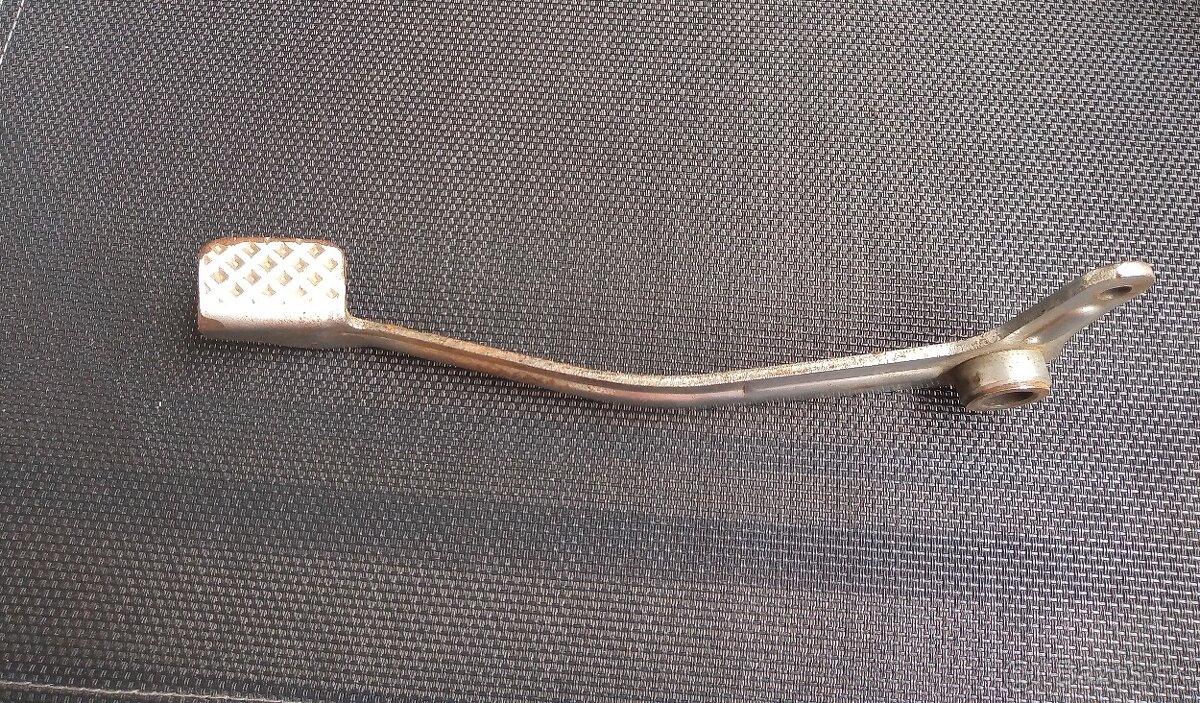 predám páku zadnej brzd.na Jawa 550 - 4