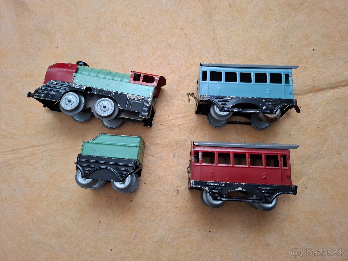 Stará kovová hračka - vláčik Igra - 4