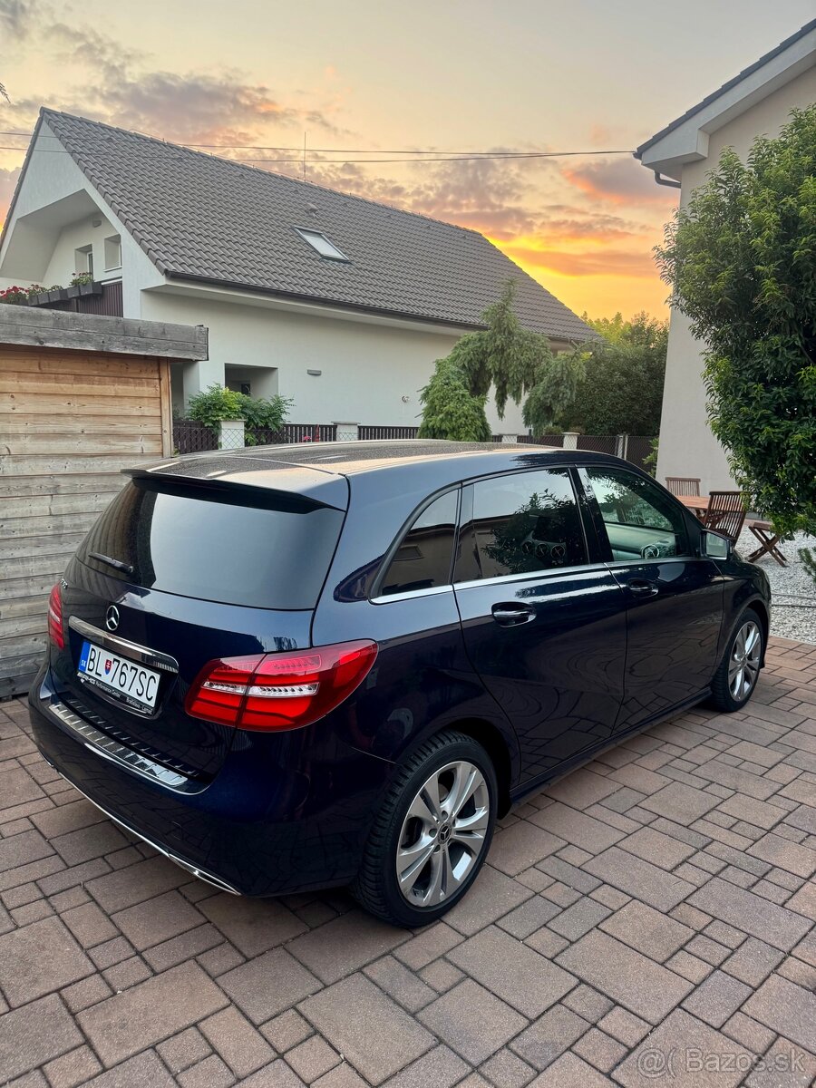 Mercedes Benz B180 - 4