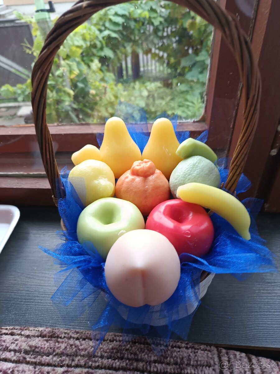 Domáce vyrobené sviečky a kytica - 4