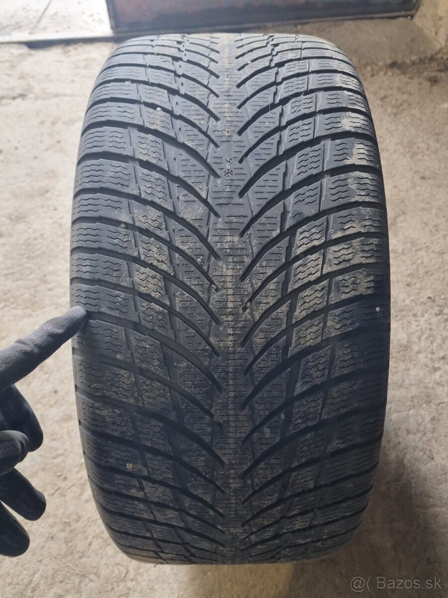 Na pradaj 245/45 R19 - 4