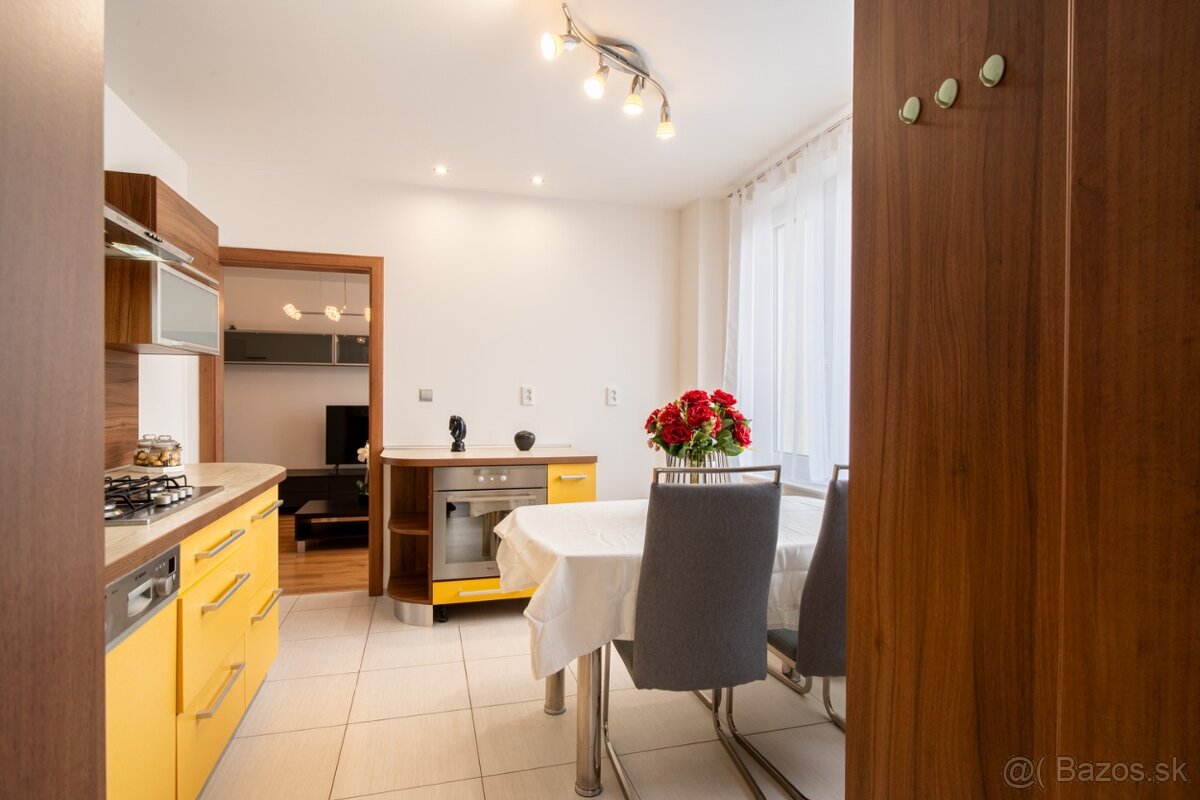 3 izb byt Staré mesto, Karpatská, 72 m2, Rekonštrukcia - 4