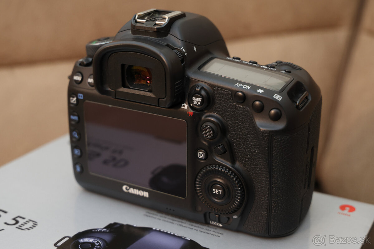 Canon 5D Mark IV - 4