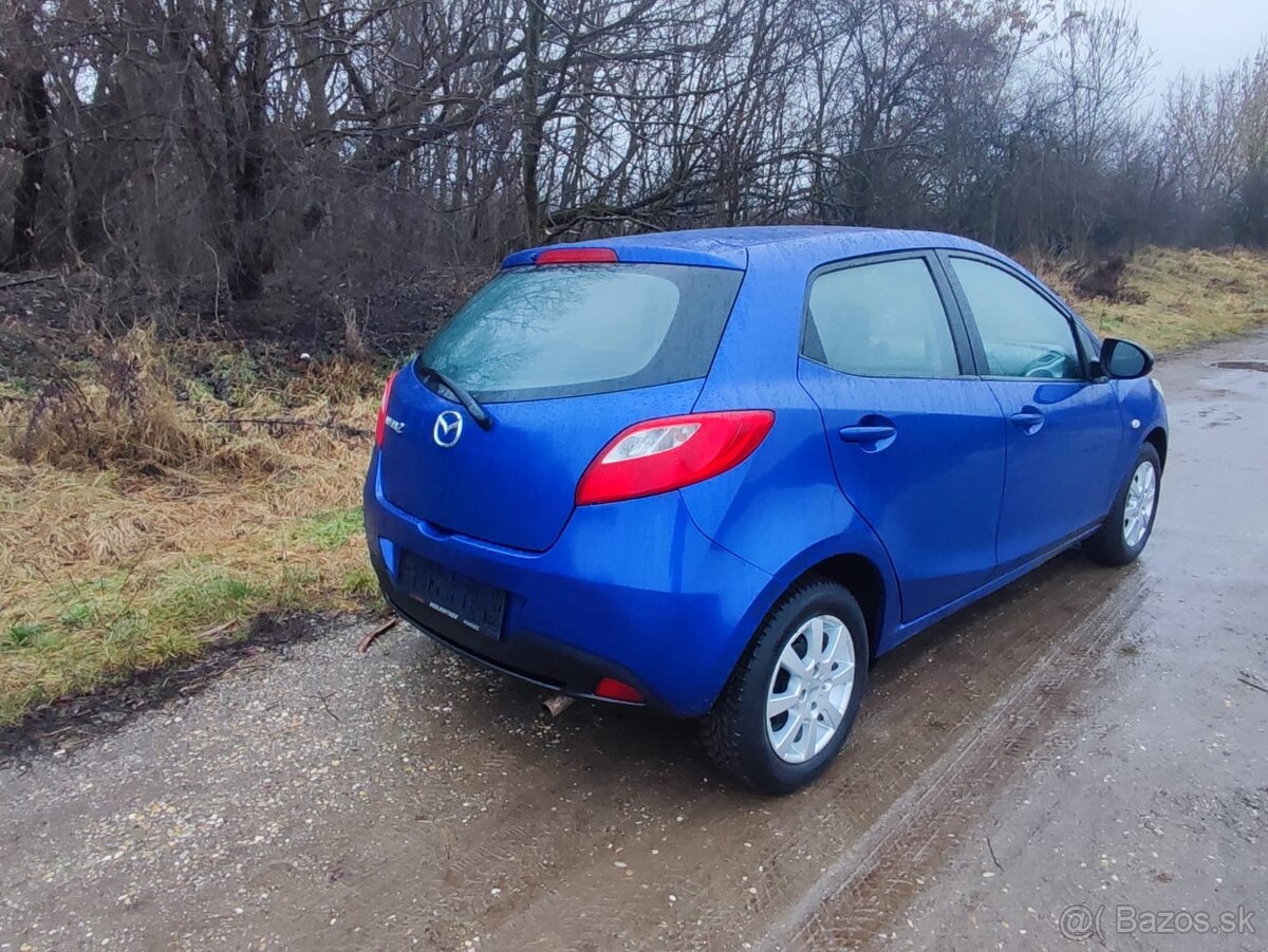 Predám mazda 2 1.5benzin 5dver. - 4