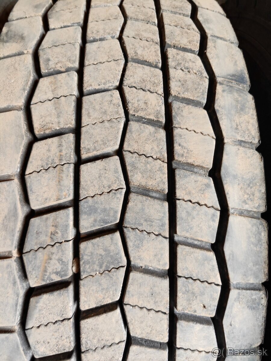 • 315/70 R22,5 APOLLO - KOMPLET NA DISKOCH - 4