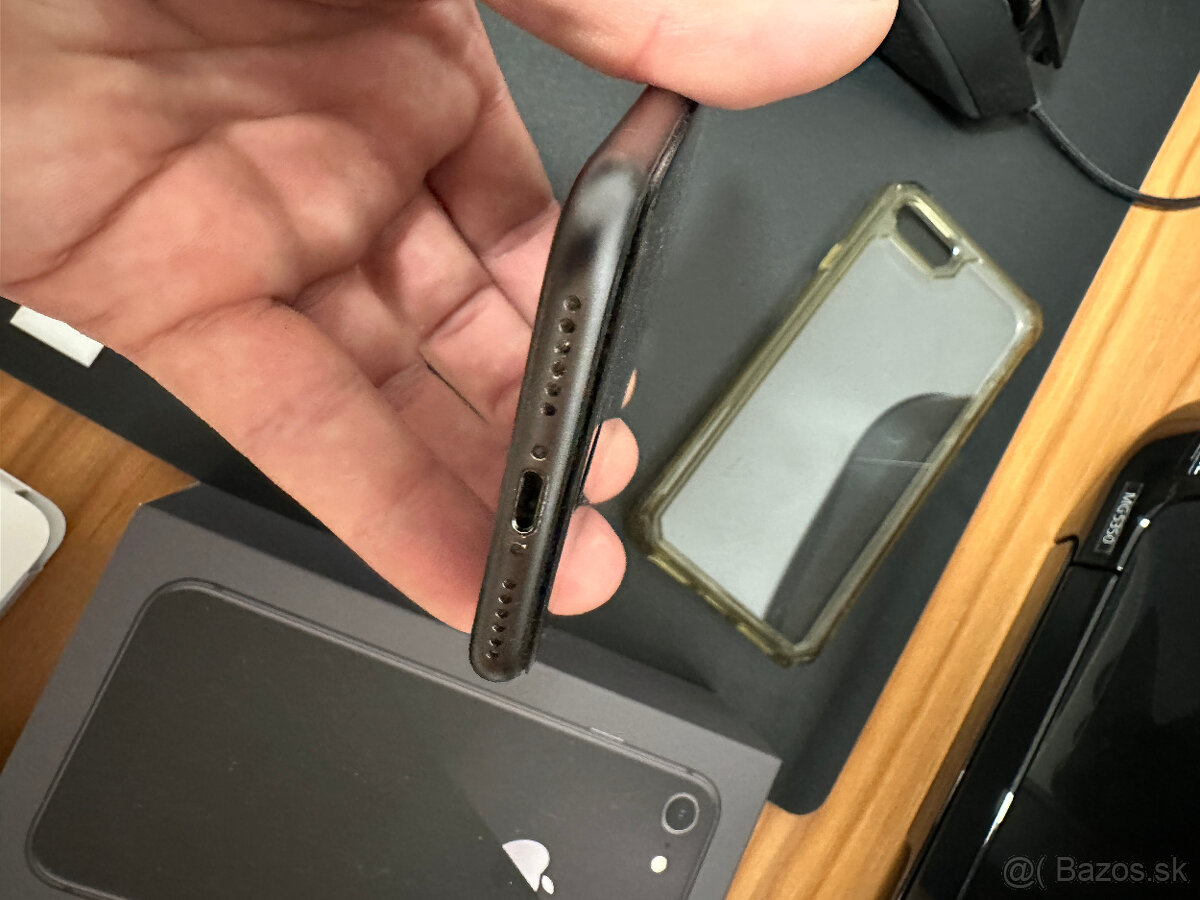 Apple iPhone 8 64GB TOP stav - 4