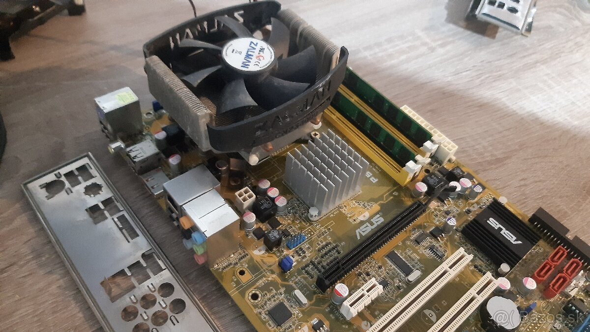 ASUS P5K SE + Q9400 + 4 GB DDR2 - 4