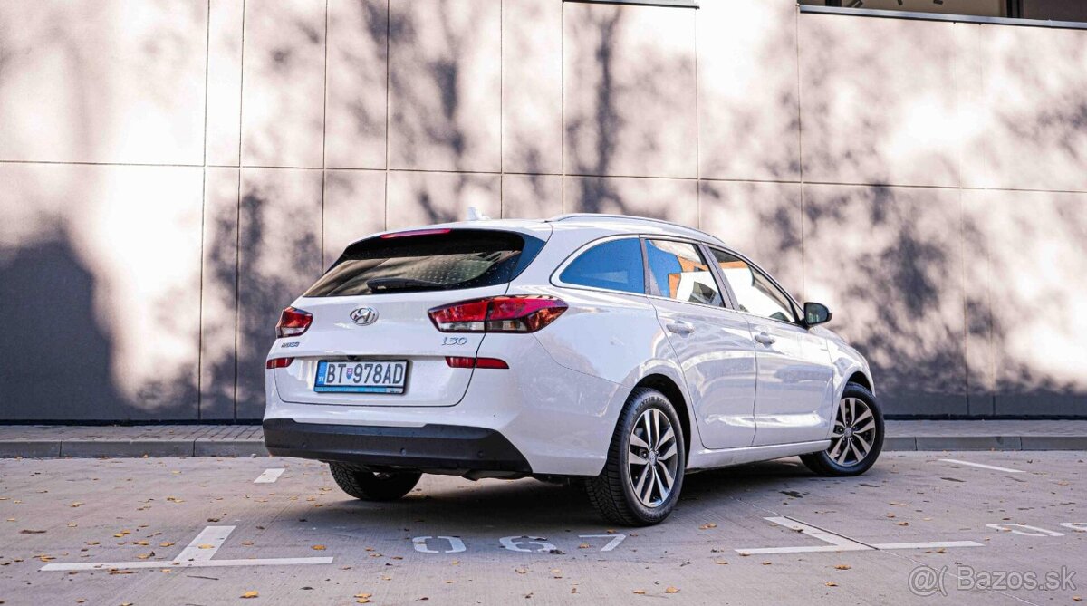 Hyundai i30 CW 1.6 CRDi Classic DTC - 4