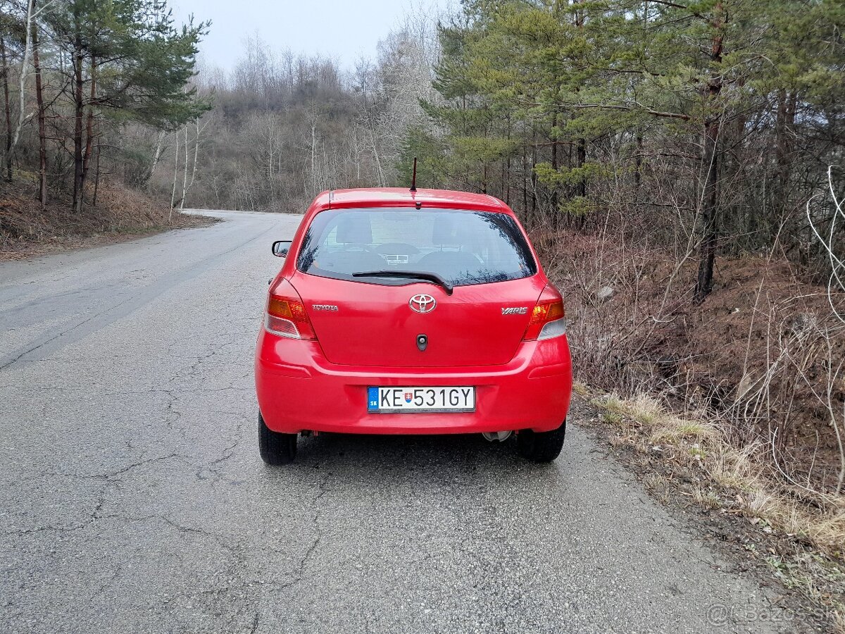 Toyota Yaris 1.0 VVTi - 4