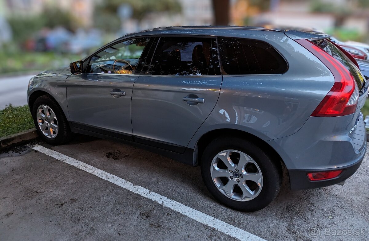 Volvo XC60 D5 AWD | 222 HP | Špičkový stav (STK 02/2028) - 4