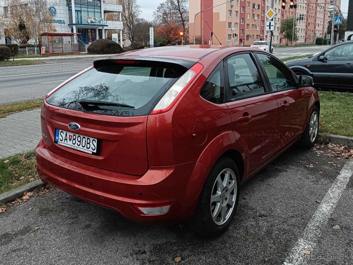 Ford Focus 1.6 benzín – 107 500 km - 4