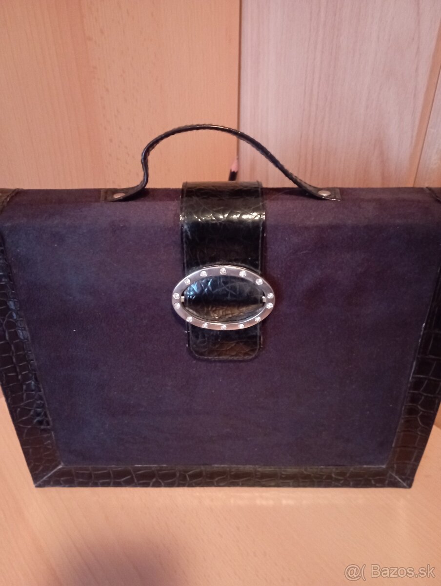 Kozmeticjý kufrík + líčidlá - 4