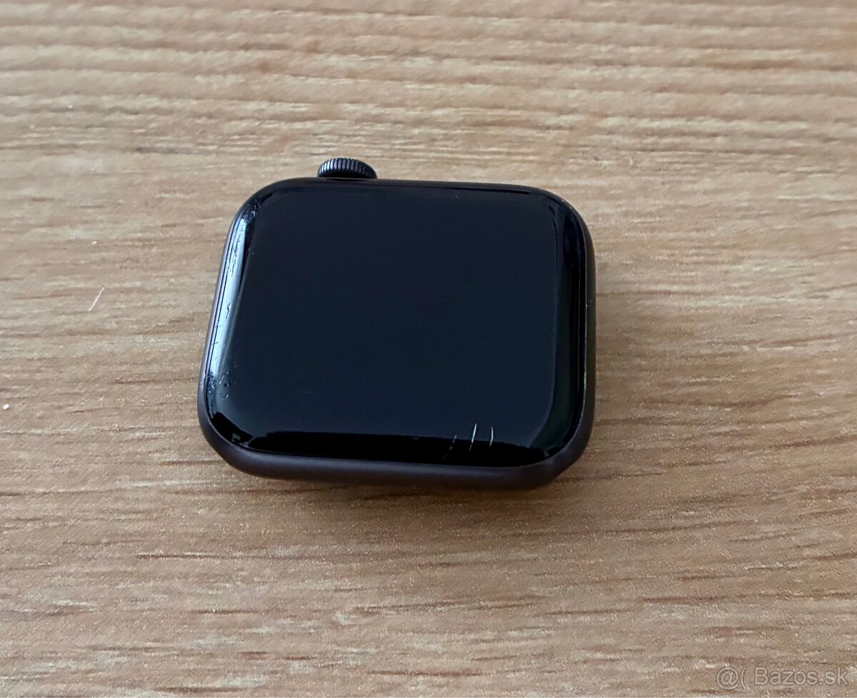 Apple watch SE 1.generation - 4